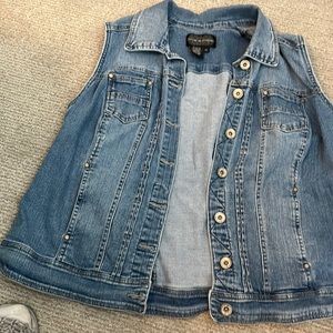 Denim sleeveless vest